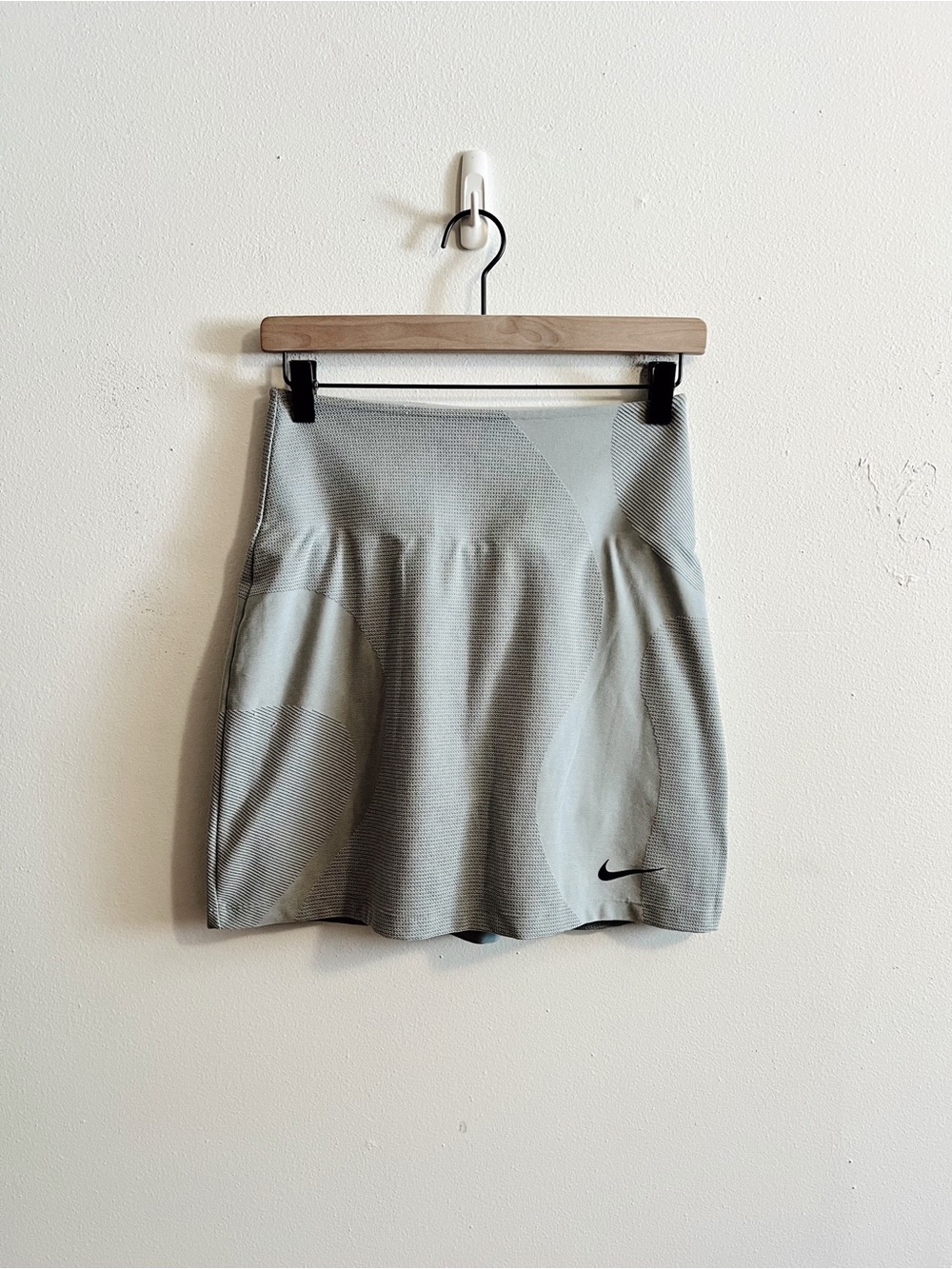 Nike golf tour skirt in light grey